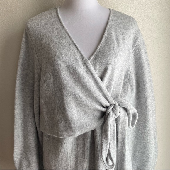 NWT Isabel Maternity by Ingrid & Isabel Light Gray Knit Wrap Sweater Dress XXL - Picture 3 of 8